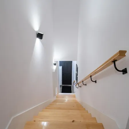 Host Wise - Modern Design Duplex W Balcony Porto
