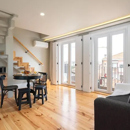 Modern Design Duplex W/ Balcony * Oporto