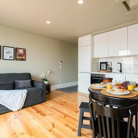 Apartamento Modern Design Duplex W/ Balcony *